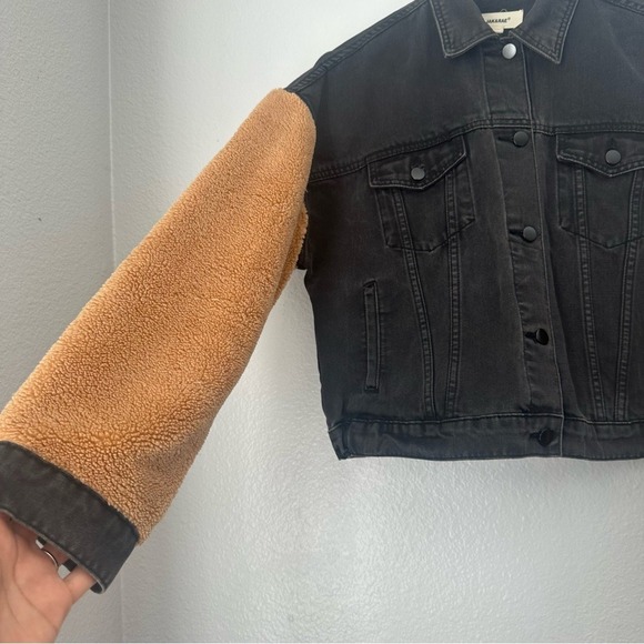 Jak & Rae Saks 5th Ave Tan Sherpa Sleeved Black Denim Trucker Jacket Size Large - Picture 8 of 13
